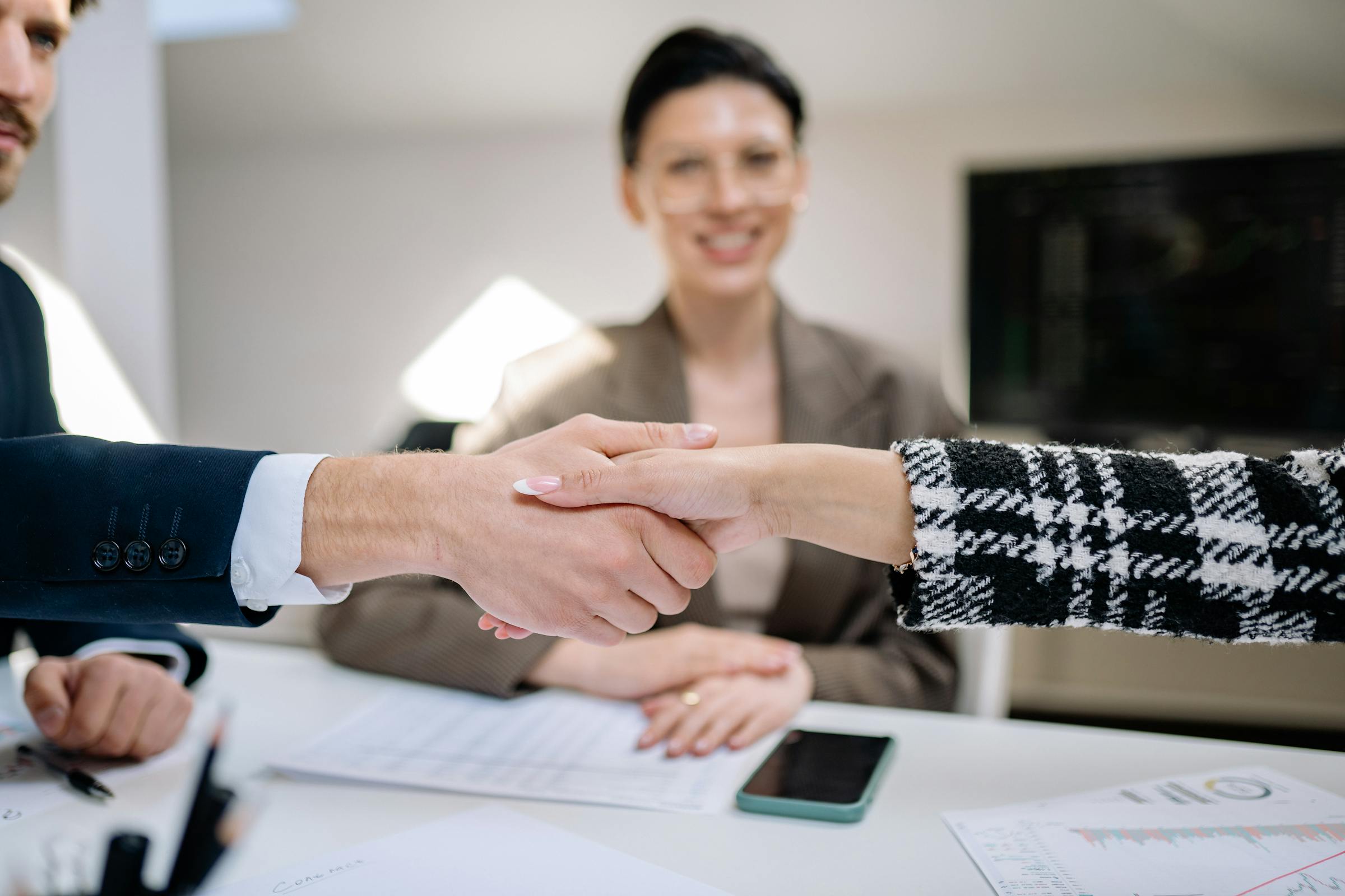 Como Negociar Contratos Imobiliários de Forma Eficiente e Segura - Contratos Imobiliários